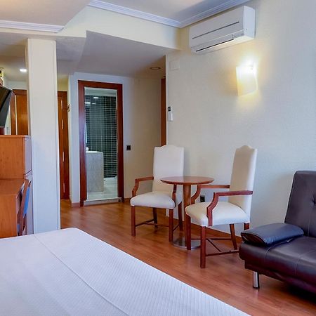 Torreluz Apartamentos Almería Exteriör bild
