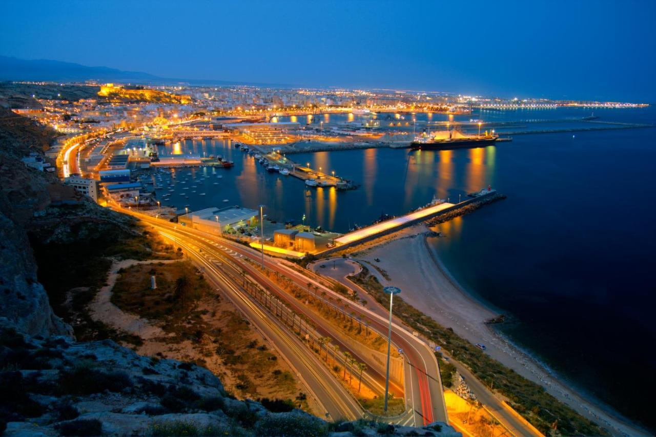 Torreluz Apartamentos Almería Exteriör bild