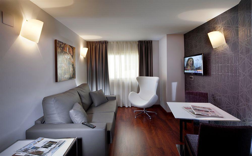 Torreluz Apartamentos Almería Exteriör bild