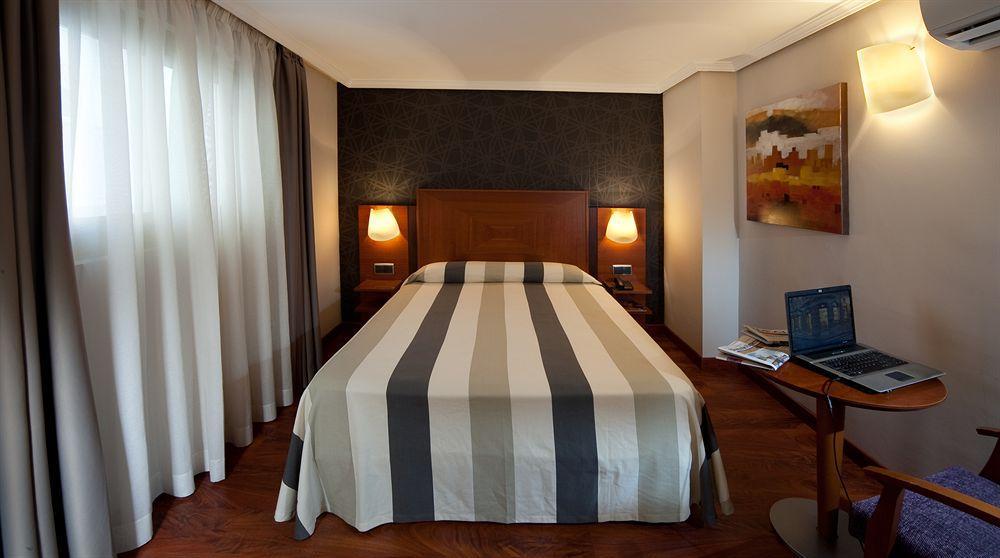 Torreluz Apartamentos Almería Exteriör bild