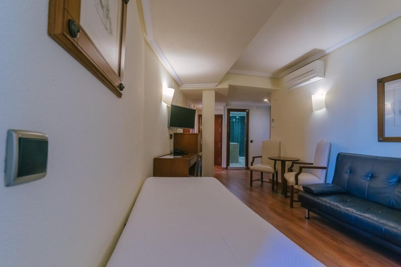 Torreluz Apartamentos Almería Exteriör bild