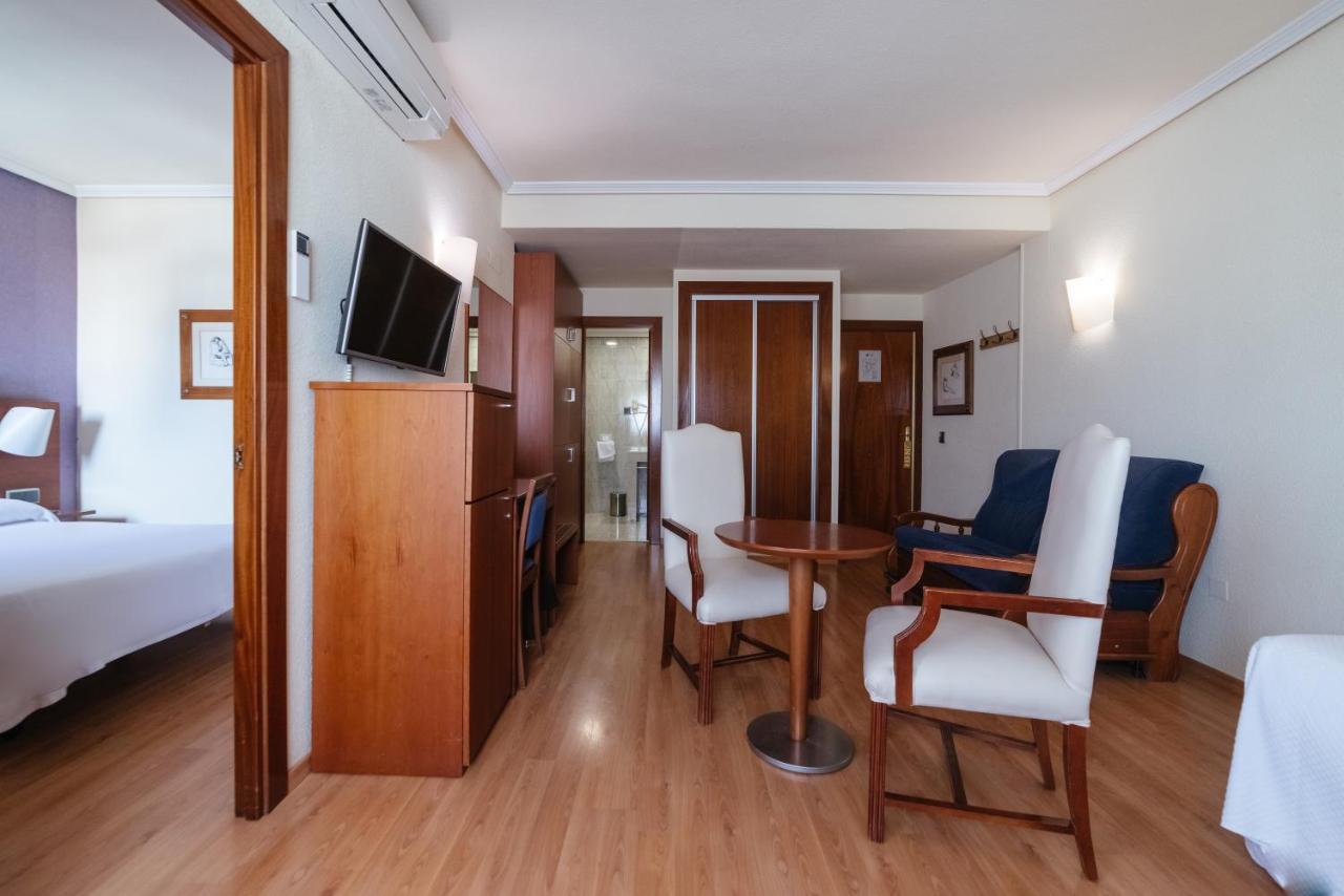 Torreluz Apartamentos Almería Exteriör bild