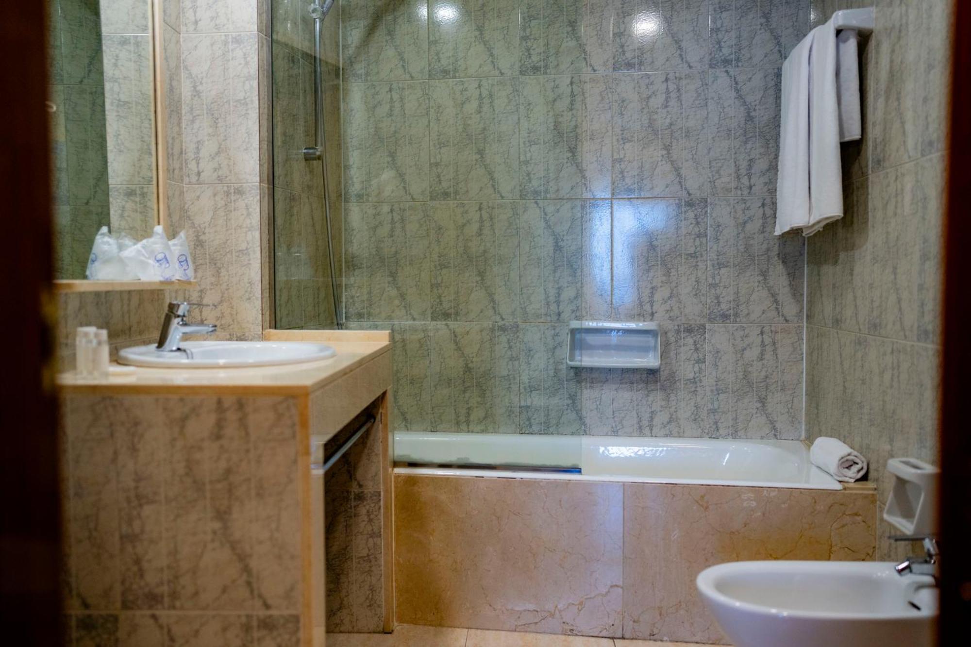 Torreluz Apartamentos Almería Exteriör bild