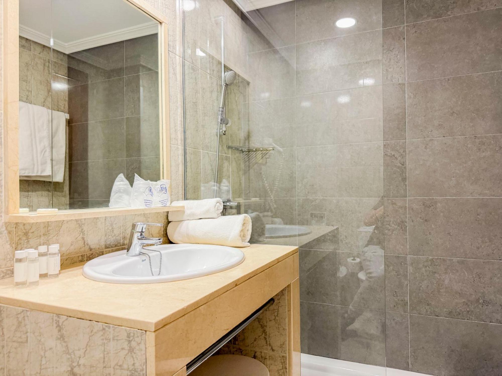 Torreluz Apartamentos Almería Exteriör bild