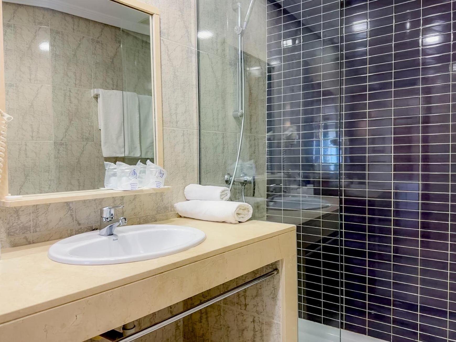 Torreluz Apartamentos Almería Exteriör bild