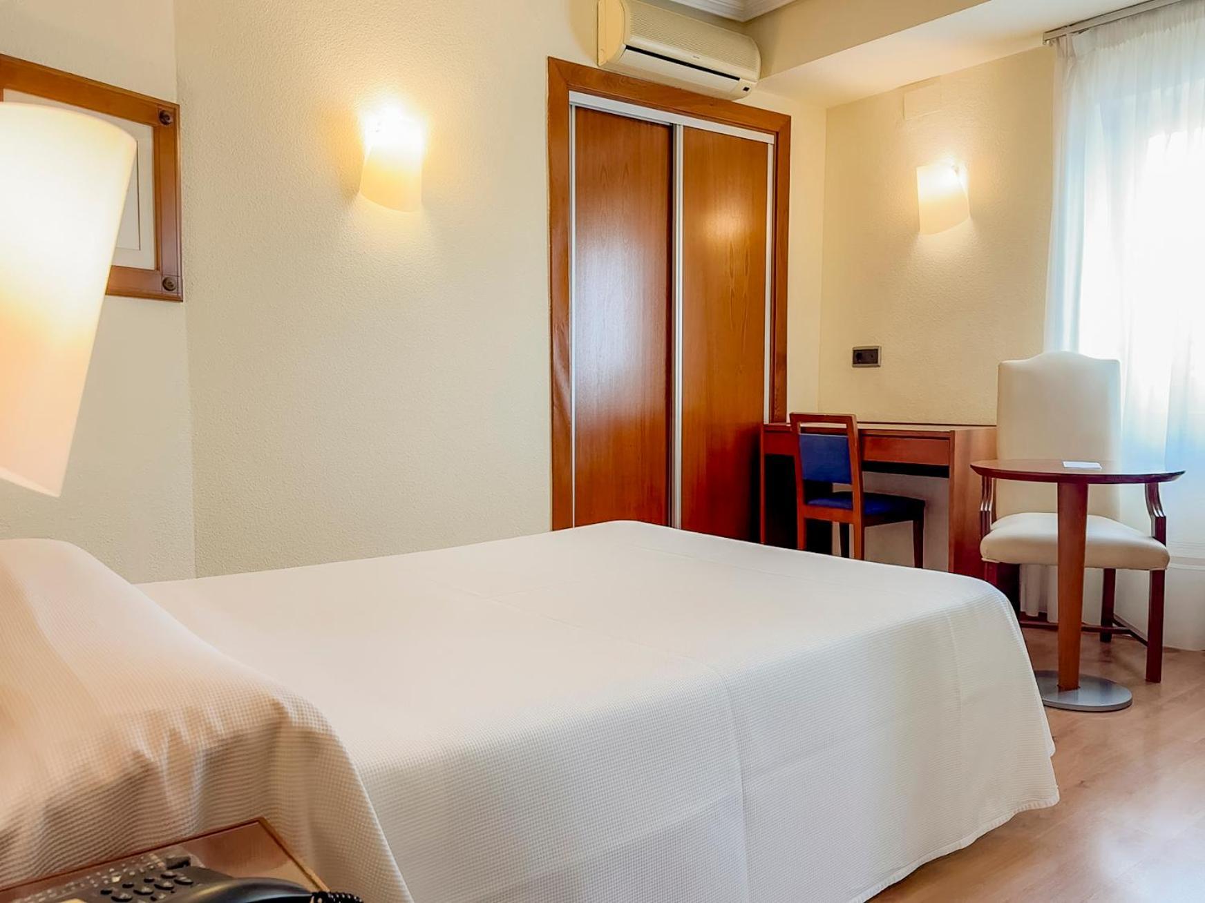 Torreluz Apartamentos Almería Exteriör bild